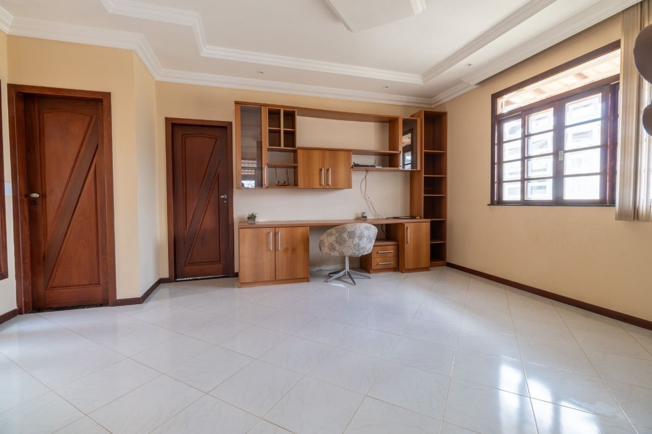 Casa Duplex com 3 Suítes com 265 m²